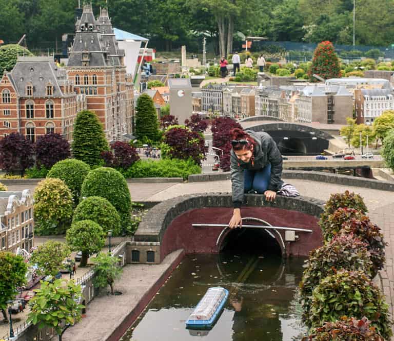 Article on how to travel as a student:Miniature town of Madurodam in the Hague, the Netherlands