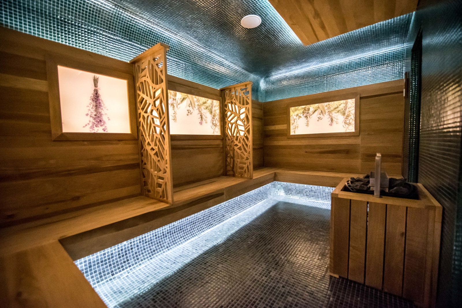 Aroma Herb sauna in Natura All seasons with contrasting cold and warm colours leading to a booking affiliate link