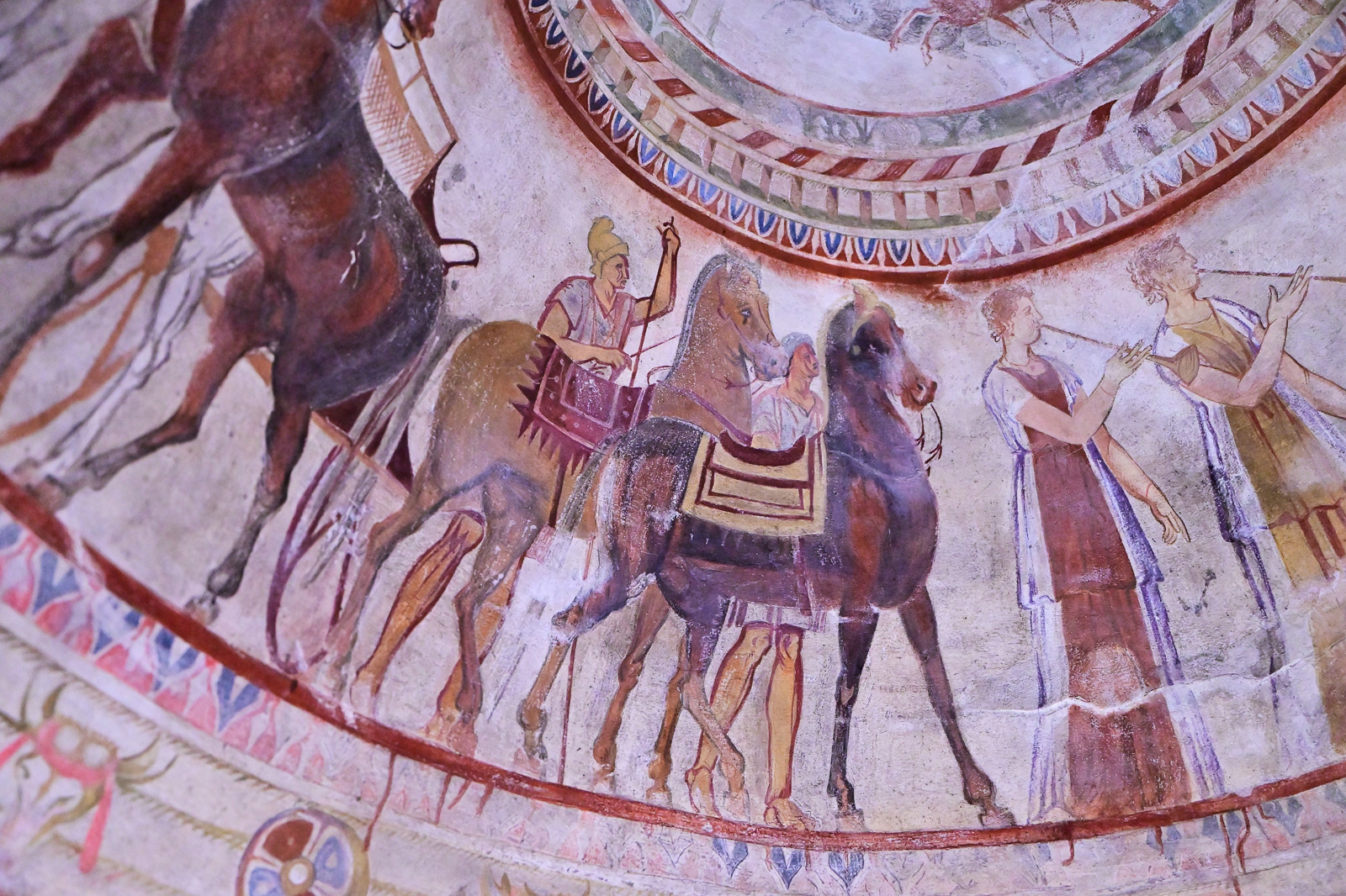 paintings depicting warriors, horsemen in traditional Thracian attire