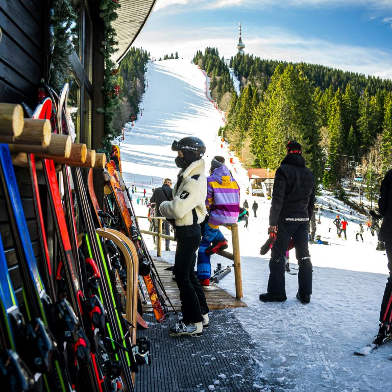 Ski equipment rental and school in Pamporovo resort