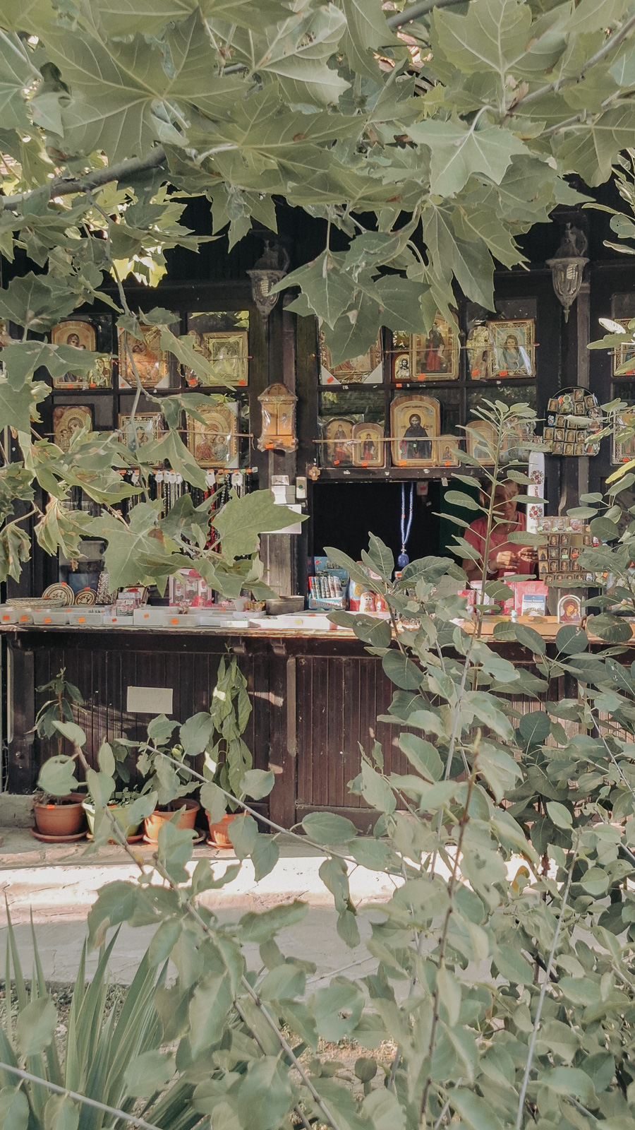 information desk that sells icons and other souveniers