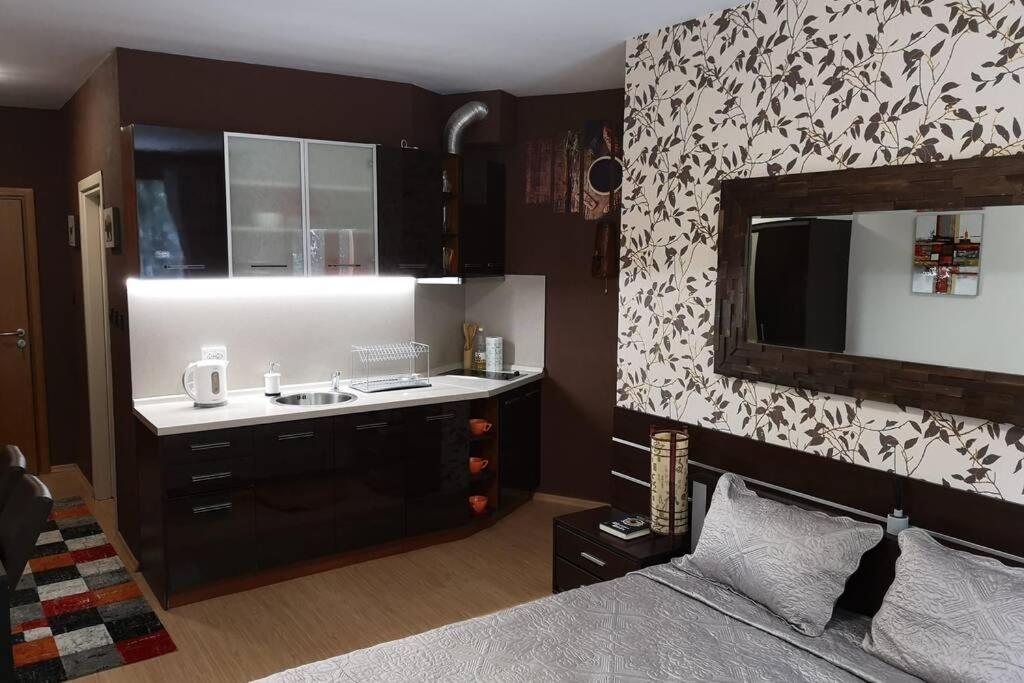 Studio 1 Iceberg interior (affiliate link)