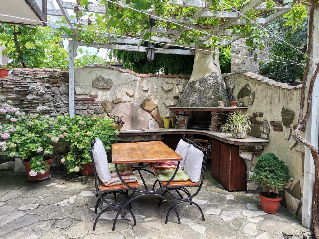 Guest Rooms Melsambria patio garden - affiliate link