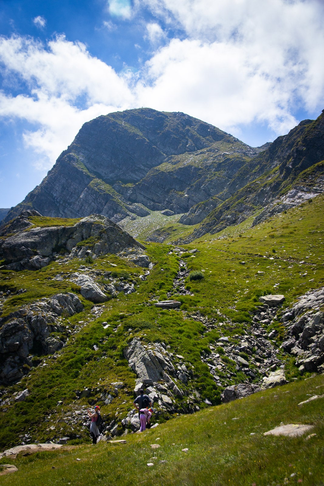 Ezeren Peak viewed from Lake Babreka